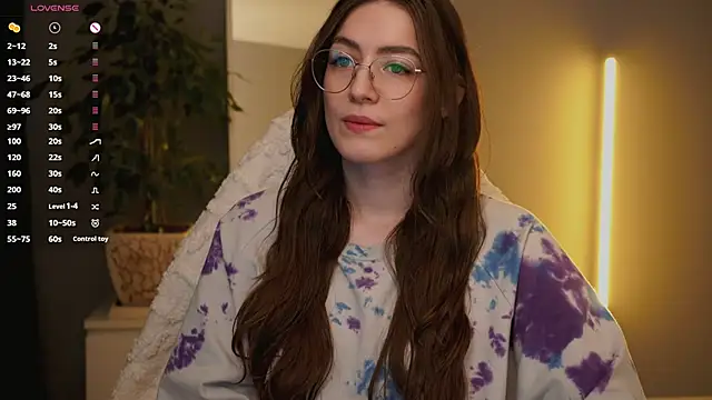 Snapshot of Ester_Hill chatting on October 6, 2025, 1:36 am Ester Hill online show from October 6, 2025, 1:36 am