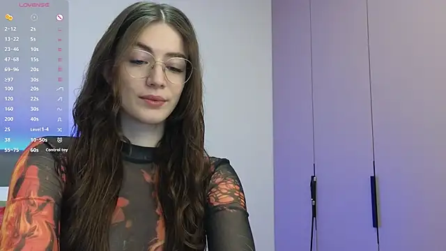 Snapshot of Ester_Hill chatting on October 20, 2025, 10:32 pm Ester Hill online show from October 20, 2025, 10:32 pm