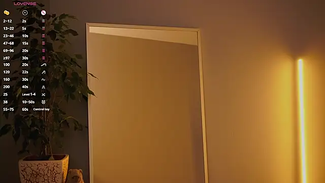 Snapshot of Ester_Hill chatting on December 1, 2025, 1:54 am Ester Hill online show from December 1, 2025, 1:54 am