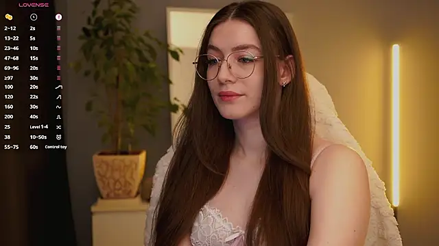 Snapshot of Ester_Hill chatting on February 20, 2026, 3:03 am Ester Hill online show from February 20, 2026, 3:03 am