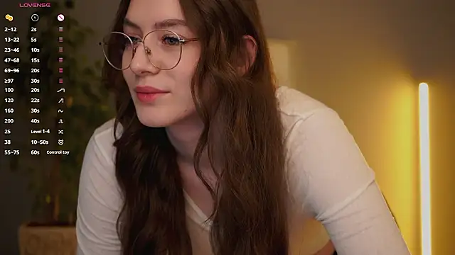 Snapshot of Ester_Hill chatting on March 12, 2026, 2:29 am Ester Hill online show from March 12, 2026, 2:29 am