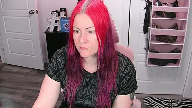 Snapshot of gennyrock chatting on June 14, 2026, 2:52 pm gennyrock online show from June 14, 2026, 2:52 pm