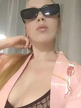 Snapshot of Little_Forest_ELF chatting on January 25, 2025, 6:24 pm Little Forest ELF online show from January 25, 2025, 6:24 pm