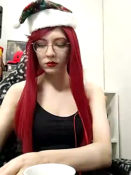 ElliMoor online show from December 15, 2024, 1:00 pm