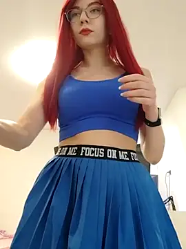 ElliMoor online show from March 13, 2025, 10:36 am