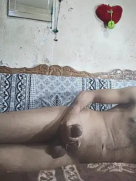 BadBoySmoker7070 online show from March 17, 2025, 11:32 pm