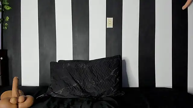 Snapshot of arii_barthon chatting on June 7, 2026, 10:13 pm arii barthon online show from June 7, 2026, 10:13 pm