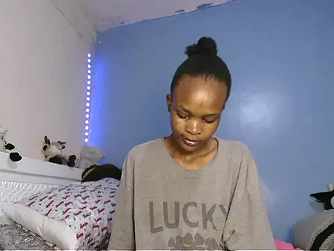 cyberbunnie online show from November 18, 2025, 11:47 am