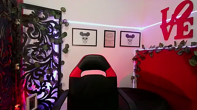 moon sunflower online show from February 4, 2025, 8:02 am