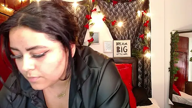 moon sunflower online show from March 13, 2025, 1:18 pm