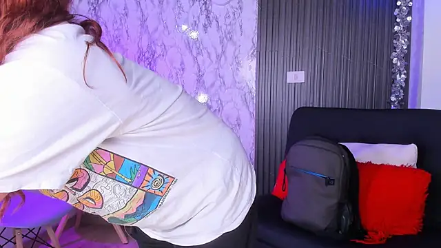 Snapshot of chloe_blue chatting on March 21, 2025, 11:22 am chloe blue online show from March 21, 2025, 11:22 am