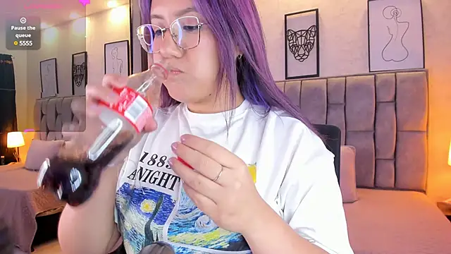 Snapshot of sweet--emily chatting on January 23, 2025, 9:18 am sweet--emily online show from January 23, 2025, 9:18 am