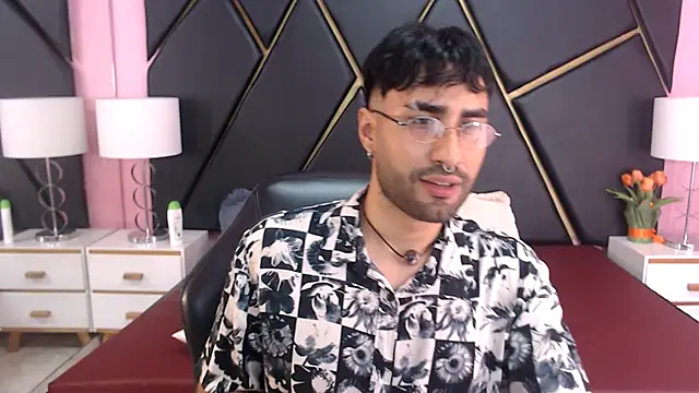 Snapshot of MilanZaire chatting on September 23, 2025, 9:40 pm MilanZaire online show from September 23, 2025, 9:40 pm