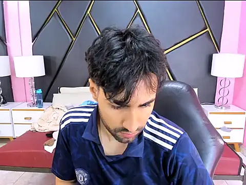 Snapshot of MilanZaire chatting on October 29, 2025, 1:19 am MilanZaire online show from October 29, 2025, 1:19 am