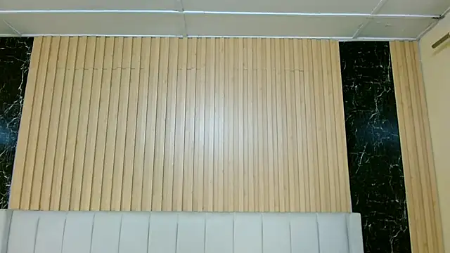 Snapshot of MilanZaire chatting on December 14, 2025, 4:01 pm MilanZaire online show from December 14, 2025, 4:01 pm