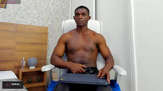 Snapshot of nicolaskan chatting on December 23, 2024, 5:28 am nicolaskan online show from December 23, 2024, 5:28 am