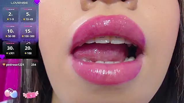 Snapshot of krysten_ritter2 chatting on March 4, 2025, 7:30 am krysten ritter2 online show from March 4, 2025, 7:30 am