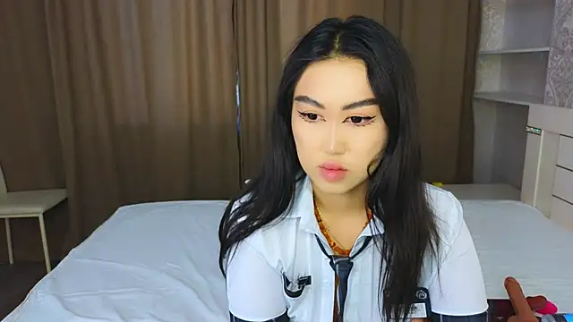 Diana Moon  online show from June 13, 2026, 1:47 am