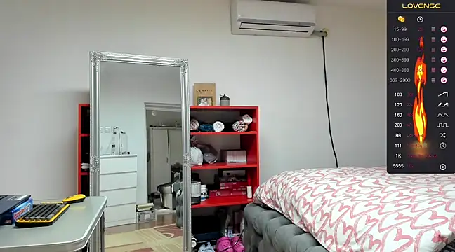 Snapshot of supermanboy94 chatting on January 21, 2025, 10:08 am supermanboy94 online show from January 21, 2025, 10:08 am