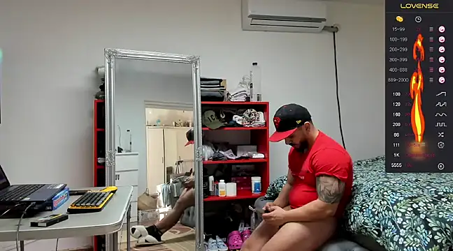 Snapshot of supermanboy94 chatting on January 27, 2025, 9:55 am supermanboy94 online show from January 27, 2025, 9:55 am