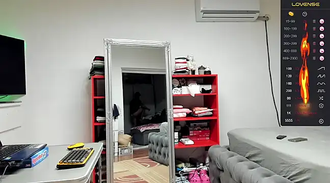 Snapshot of supermanboy94 chatting on February 3, 2025, 6:56 am supermanboy94 online show from February 3, 2025, 6:56 am