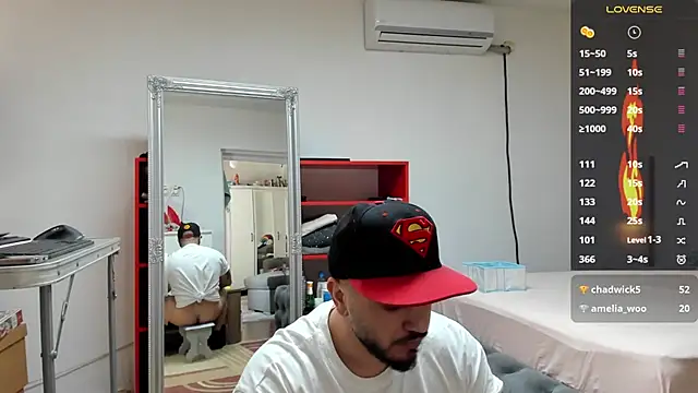 Snapshot of supermanboy94 chatting on March 6, 2025, 9:36 am supermanboy94 online show from March 6, 2025, 9:36 am