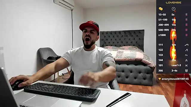 Snapshot of supermanboy94 chatting on October 23, 2025, 5:18 am supermanboy94 online show from October 23, 2025, 5:18 am