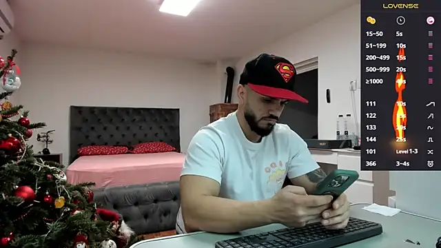 Snapshot of supermanboy94 chatting on December 16, 2025, 7:02 am supermanboy94 online show from December 16, 2025, 7:02 am