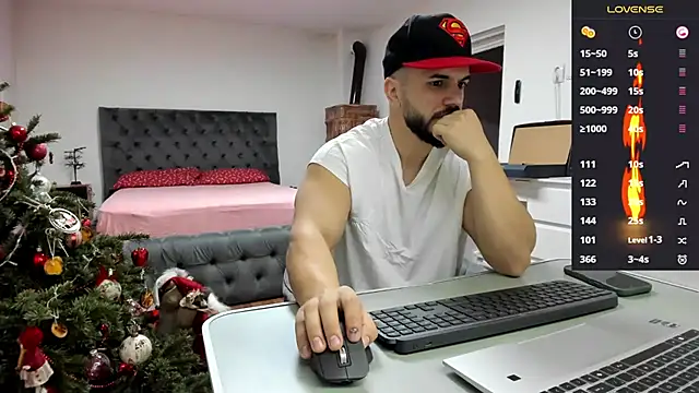 Snapshot of supermanboy94 chatting on December 17, 2025, 6:19 am supermanboy94 online show from December 17, 2025, 6:19 am