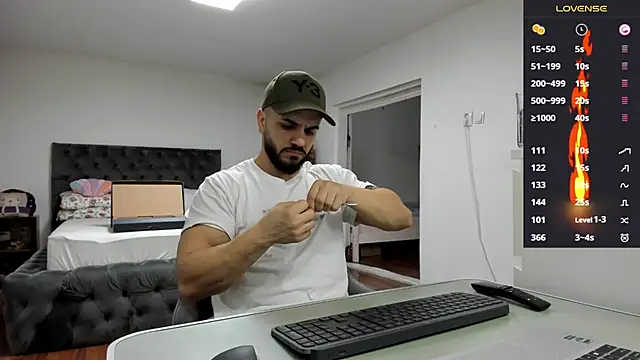 Snapshot of supermanboy94 chatting on February 2, 2026, 7:29 am supermanboy94 online show from February 2, 2026, 7:29 am