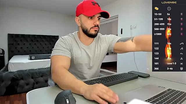 Snapshot of supermanboy94 chatting on February 3, 2026, 7:35 am supermanboy94 online show from February 3, 2026, 7:35 am