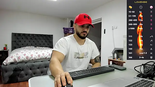 Snapshot of supermanboy94 chatting on February 5, 2026, 6:51 am supermanboy94 online show from February 5, 2026, 6:51 am