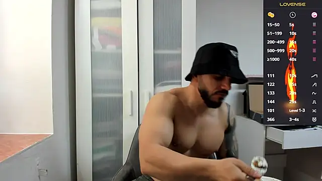 Snapshot of supermanboy94 chatting on March 13, 2026, 6:20 am supermanboy94 online show from March 13, 2026, 6:20 am