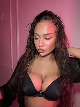 Snapshot of CardiSweetBaby chatting on November 16, 2025, 5:40 pm CardiSweetBaby online show from November 16, 2025, 5:40 pm