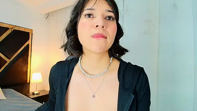 Snapshot of lina_bedoya_ chatting on June 9, 2026, 11:44 am lina bedoya online show from June 9, 2026, 11:44 am