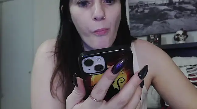 Snapshot of CrystalLakeXO chatting on February 17, 2025, 9:46 am CrystalLakeXO online show from February 17, 2025, 9:46 am