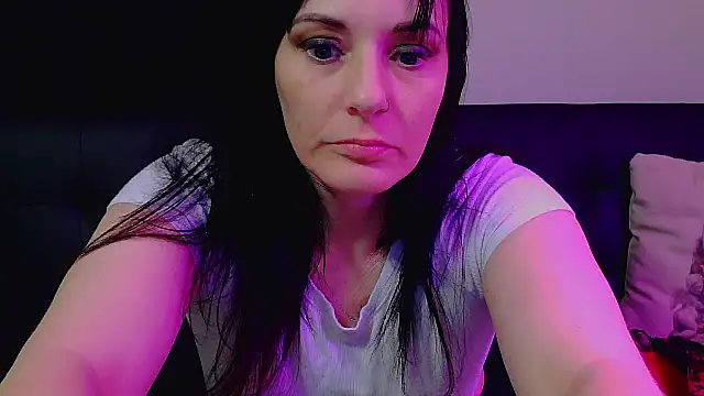 CrystalLakeXO online show from February 7, 2026, 6:17 am