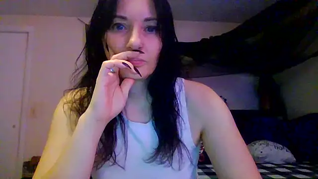 Snapshot of CrystalLakeXO chatting on June 16, 2026, 4:59 am CrystalLakeXO online show from June 16, 2026, 4:59 am