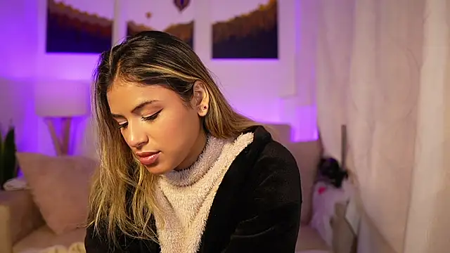 SaraParisi online show from February 19, 2025, 1:51 am