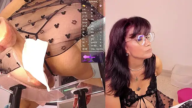 Snapshot of Ahytanna chatting on October 26, 2025, 4:40 am Ahytanna online show from October 26, 2025, 4:40 am