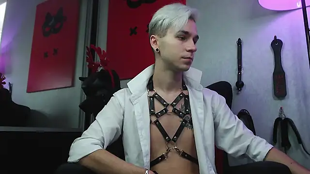 Snapshot of Joseph__Quinn chatting on December 21, 2024, 9:44 am Joseph Quinn online show from December 21, 2024, 9:44 am