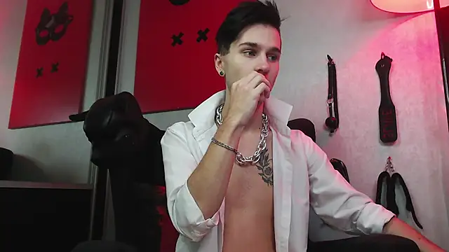 Snapshot of Joseph__Quinn chatting on January 21, 2025, 8:08 am Joseph Quinn online show from January 21, 2025, 8:08 am