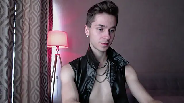 Snapshot of Joseph__Quinn chatting on October 3, 2025, 8:22 am Joseph Quinn online show from October 3, 2025, 8:22 am