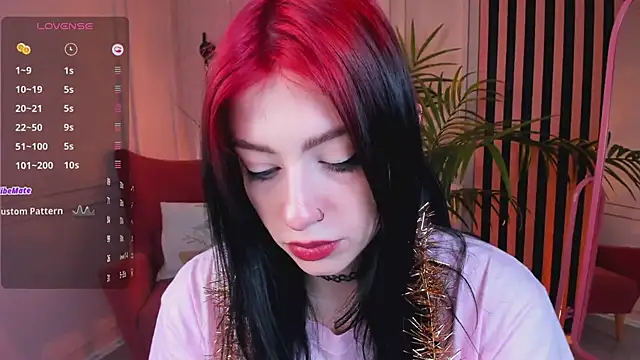 Snapshot of arielabradberry chatting on December 22, 2024, 10:38 am arielabradberry online show from December 22, 2024, 10:38 am