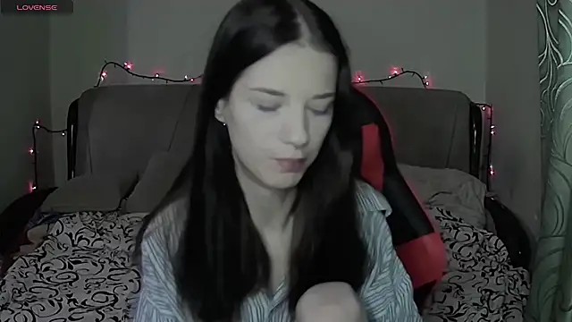 Snapshot of Miya_Dream_UKR chatting on November 28, 2025, 1:58 pm Miya Dream UKR online show from November 28, 2025, 1:58 pm