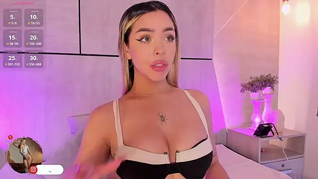 Snapshot of Addison_baker chatting on January 18, 2025, 2:14 am Addison baker online show from January 18, 2025, 2:14 am