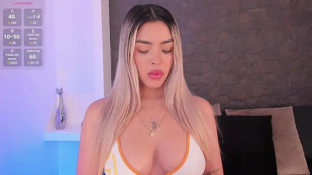 Snapshot of Addison_baker chatting on January 27, 2025, 11:22 pm Addison baker online show from January 27, 2025, 11:22 pm