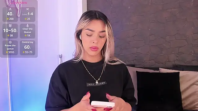 Snapshot of Addison_baker chatting on January 29, 2025, 8:14 pm Addison baker online show from January 29, 2025, 8:14 pm