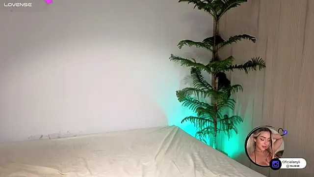 Snapshot of Addison_baker chatting on November 27, 2025, 12:02 am Addison baker online show from November 27, 2025, 12:02 am