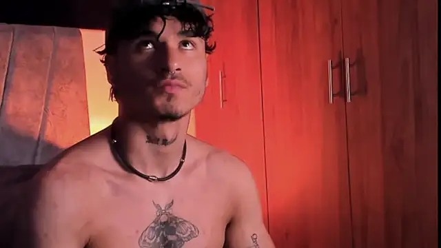 Snapshot of Thomas_Fit1 chatting on September 21, 2025, 2:02 am Thomas Fit1 online show from September 21, 2025, 2:02 am